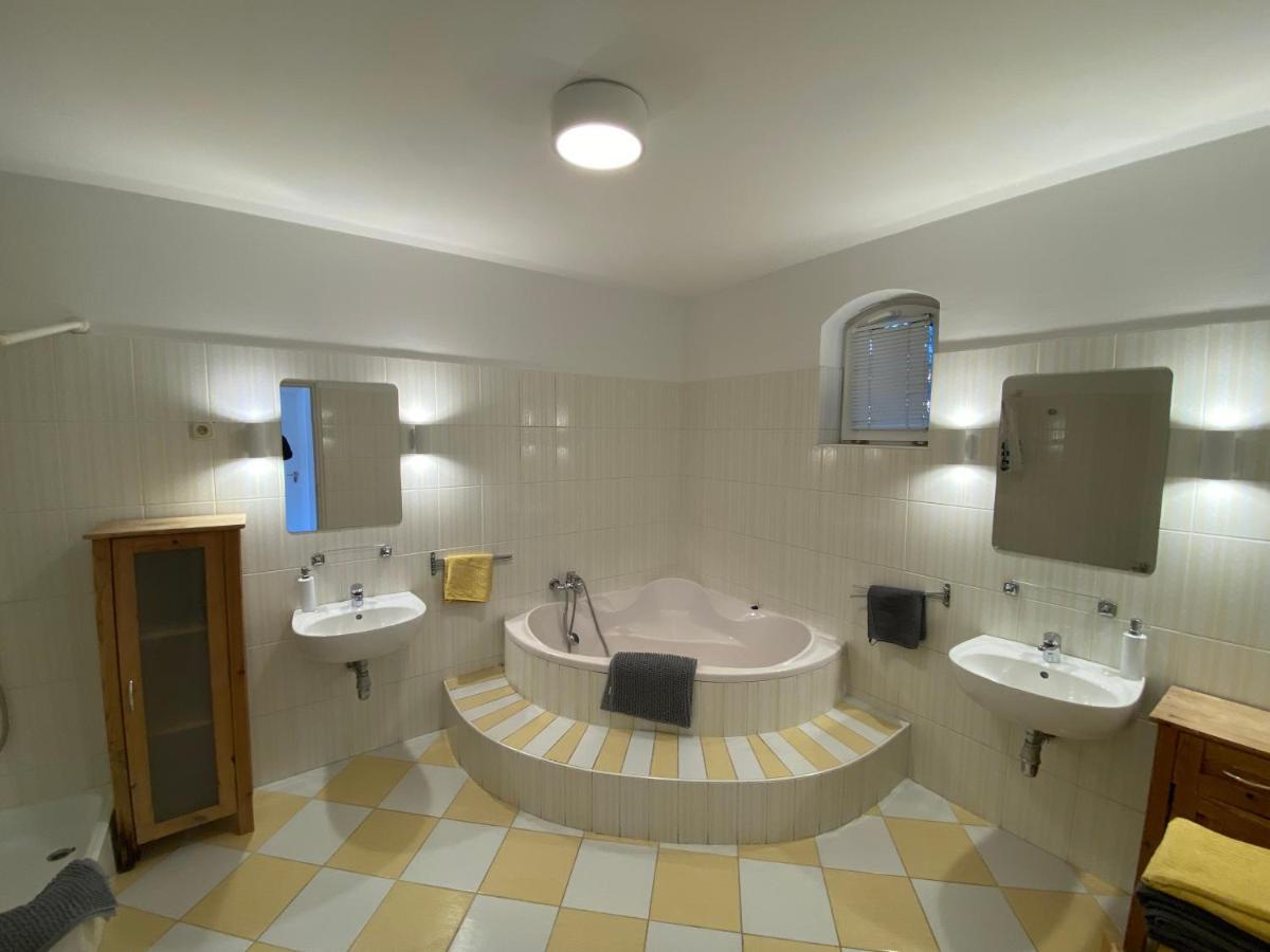 Szent Kristof Panzio Hotel วอนยาร์ควาเชกี ภายนอก รูปภาพ